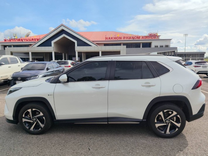 New Toyota Yaris CROSS HEV Premium