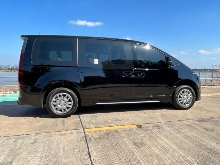 HYUNDAI STARIA 2023